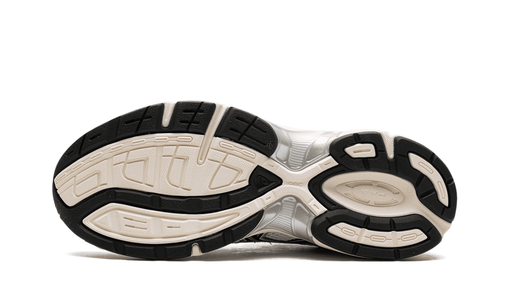 ASICS MENS Gel 1130 "White / Black" 1203A698 100 from Stadium Goods