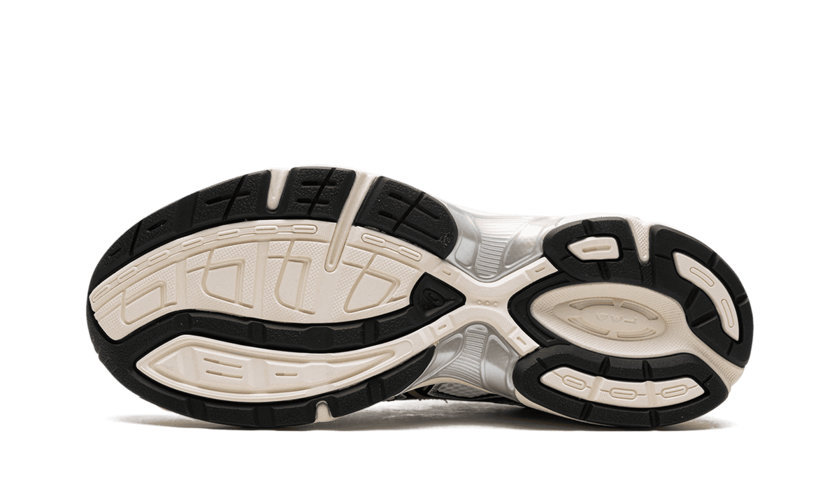 ASICS MENS Gel 1130 "White / Black" 1203A698 100 from Stadium Goods
